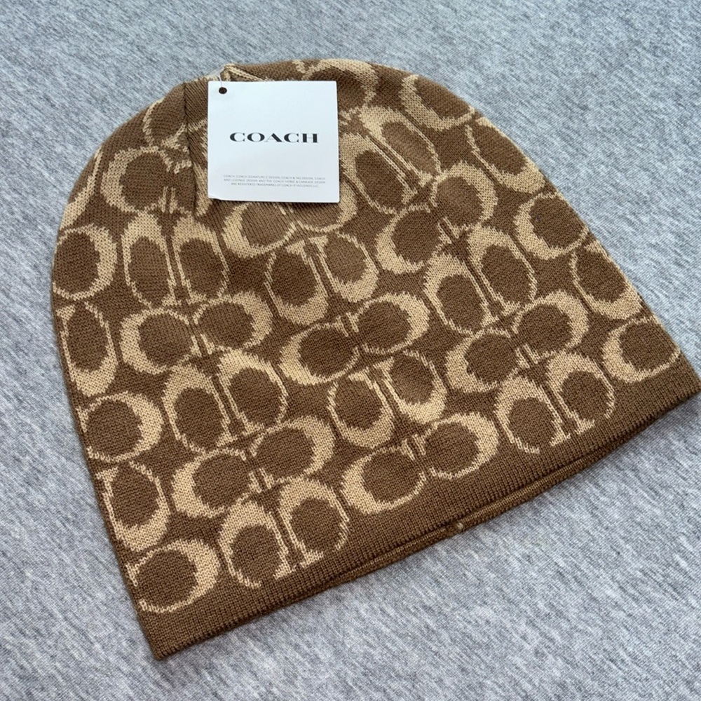 Coach signature beanie 🤎